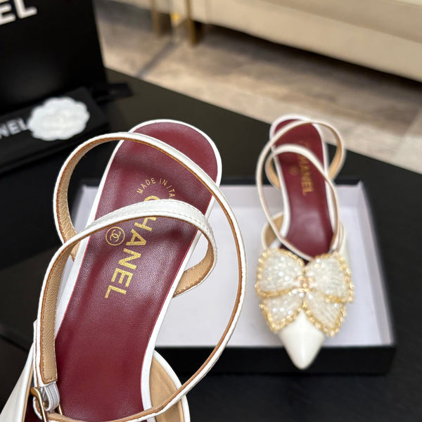 CC 26P Rhinestone-Encrusted Bow Slingback White Leather 907740