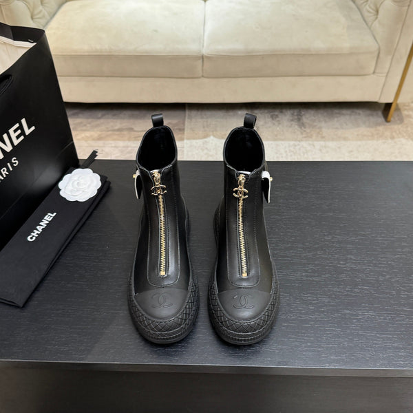 CC 26s Front-Zip Ankle Boots Black Calfskin Leather 106809