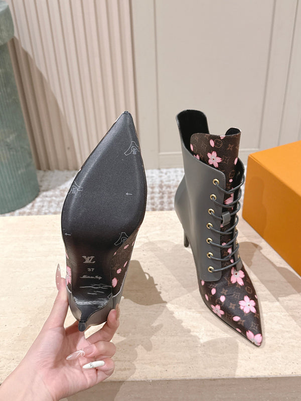 LV AW25 Ankle Boot Grey Monogram Canvas & Plain Calf Leather 555615