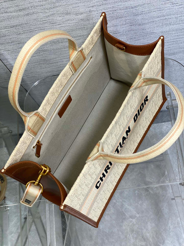 Medium Book Tote 37 Beige Oblique Embroidered Raffia Camel Calfskin
