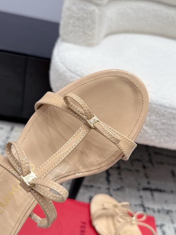 FG 26s T-strap Slippers Beige Leather 923514