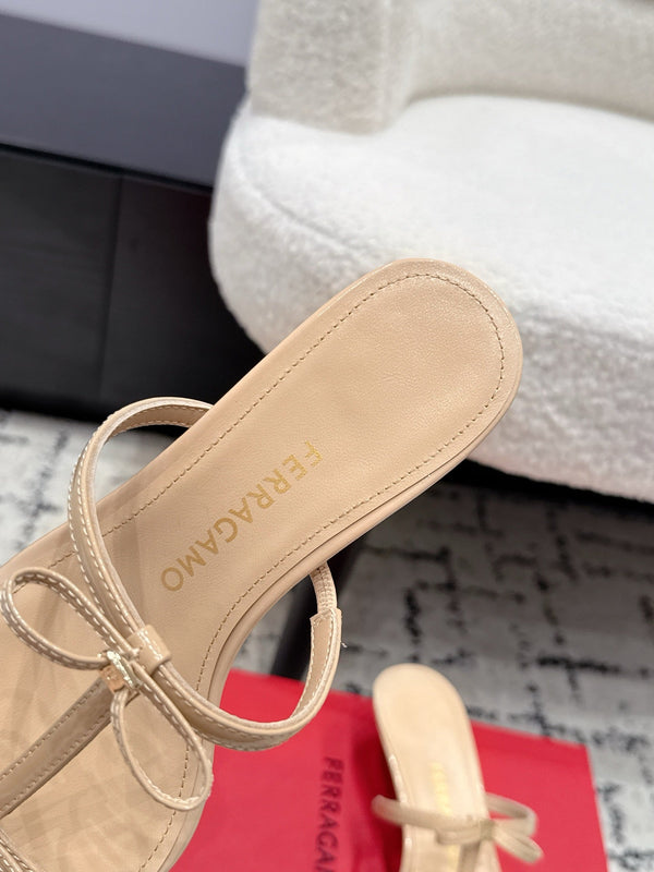 FG 26s T-strap Slippers Beige Leather 923514
