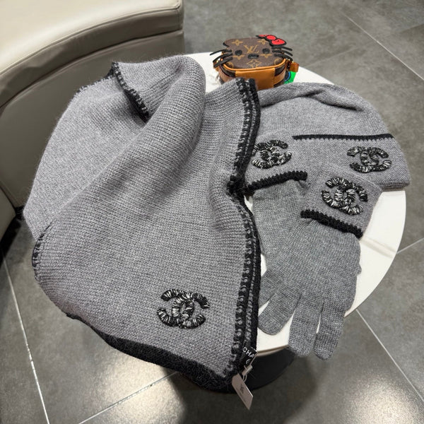 CC Hat Scarf Gloves Set Gray Black Knit 470402
