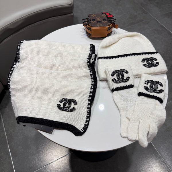 CC Hat Scarf Gloves Set White Black Knit 470403