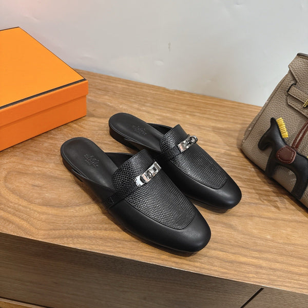 HM 26s Oz Mule In Black Calfskin Gold Hardware
