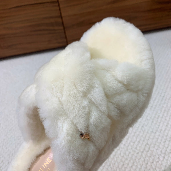 CL 26s Cross-Strap Sandals In White Wool