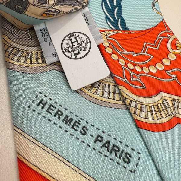 HM Twilly Mini Scarf 105 Light Blue Cream Silk Twill 153182
