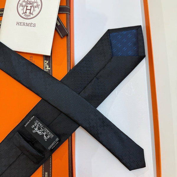 HM Jacquard Tie Black Twill Silk 212090