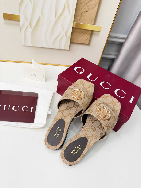GG 2026 Early Spring Mule Beige Canvas Sheepskin 688514