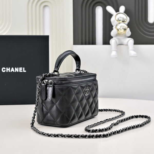 CC 26s Vanity Case Full Black Quilted Lambskin 286284