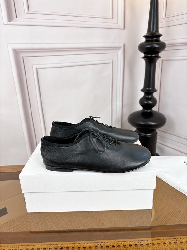TR Deep Mouth Slip-on Loafers Black Leather 931970