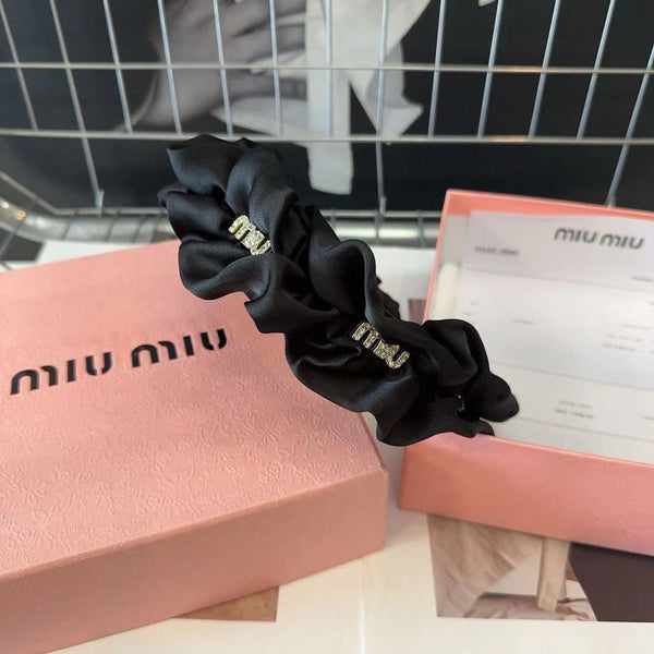 CRYSTAL LOGO HEADBAND IN BLACK WRINKLED SILK 412522