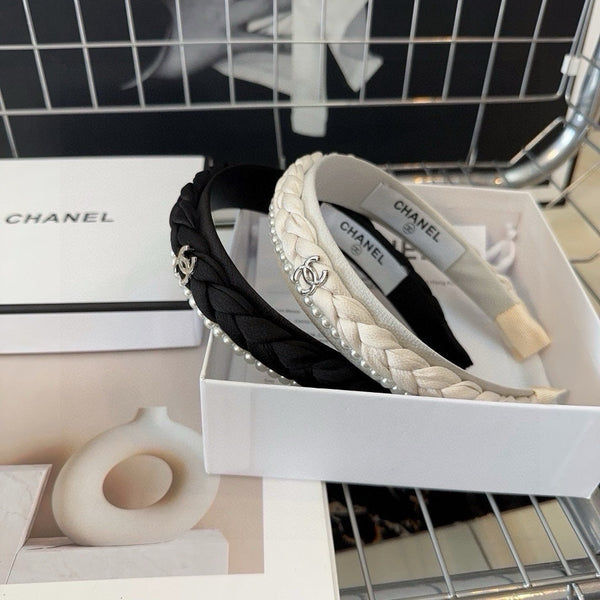 WHITE FABRIC HAIRBAND WITH PEARL CHAIN 412527