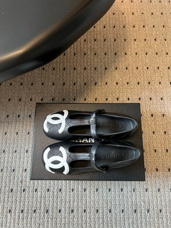 CC 26s Ligne Cambon Mary Jane Flats Black White Lambskin 984333