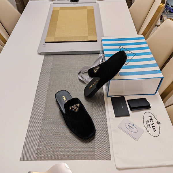 Prad 26s Square Toe Slippers In Black Velvet