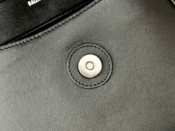 DOWNTOWN S CROSSBODY BAG 30 IN BLACK SOFT LAMBSKIN