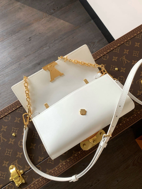 Wallet On Chain Capucines handbag White Cowhide 250408