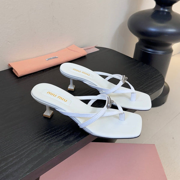 Miu 26s Low-Heel Thong Sandals In White Calfskin