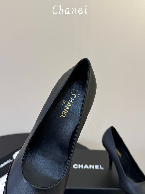 CC 26s Square Toe Pump Black Sheepskin 835682