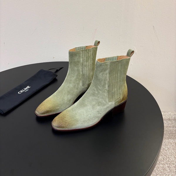 CE 26s Triomphe Chelsea Boots Light Olive Suede 104883