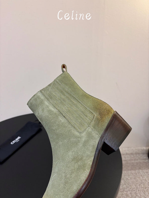 CE 26s Triomphe Chelsea Boots Light Olive Suede 104883