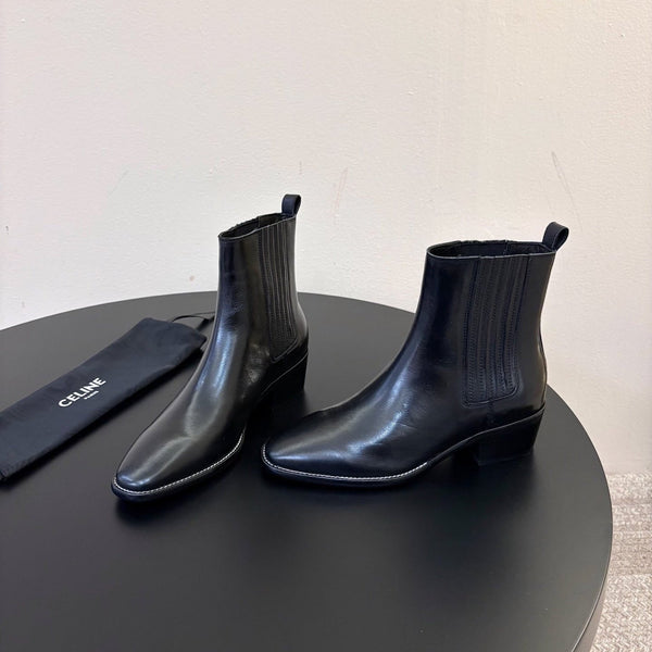 CE 26s Triomphe Chelsea Boots Black Sheepskin 104884