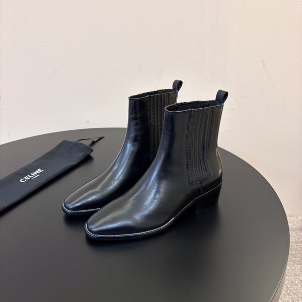 CE 26s Triomphe Chelsea Boots Black Sheepskin 104884