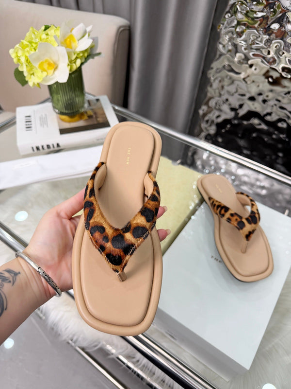 The Row Ginza Thong Sandals Beige Sheepskin Horsehair 707574