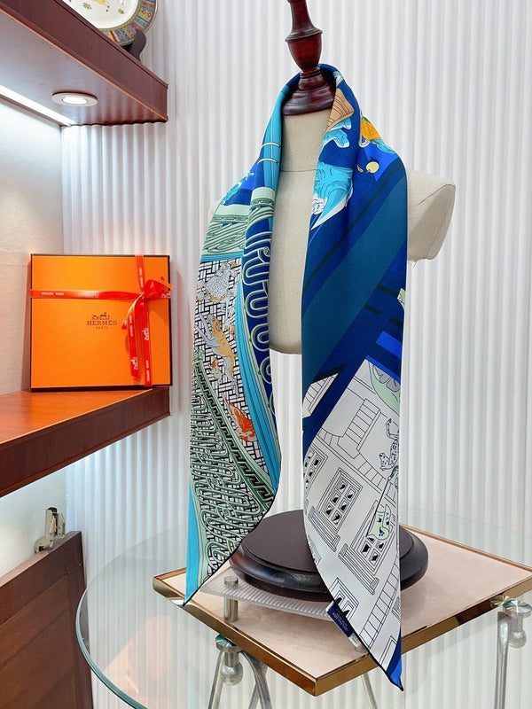 Mystere Au 24 Scarf 90 CM In Dark Blue Colorful Silk Twill 321935