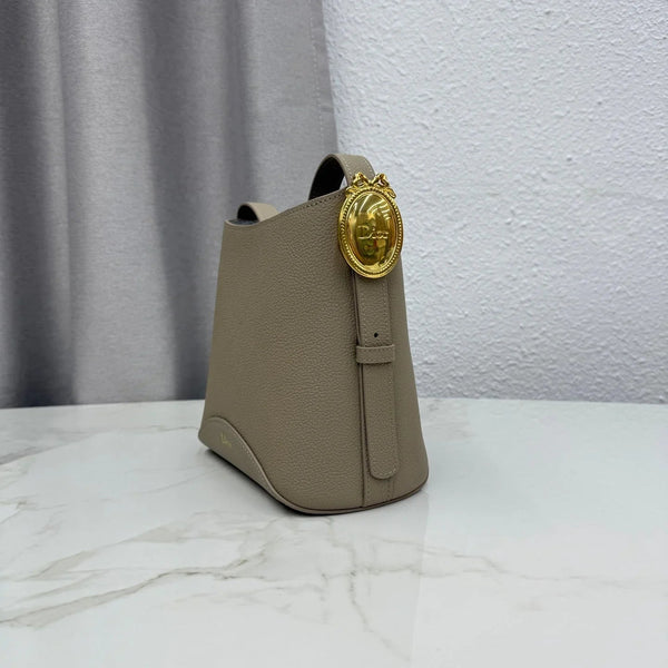 CD 2026 Medaillon Bucket Bag 19.5cm Calfskin