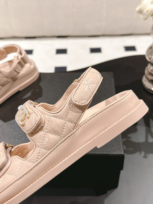 cc 25p logo with pearl sandal peach leather 237591