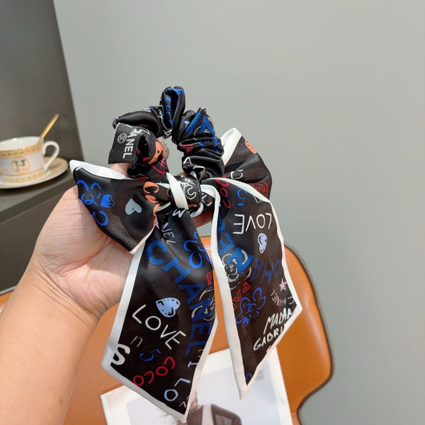 CC Scrunchie Black Silk 210143