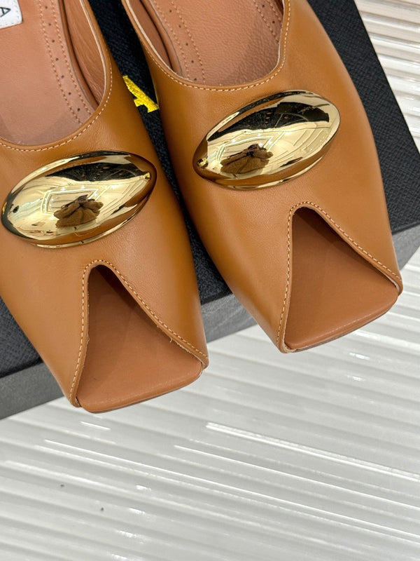 Alaia Slipper With Gold Hardware Brown Calfskin 293202