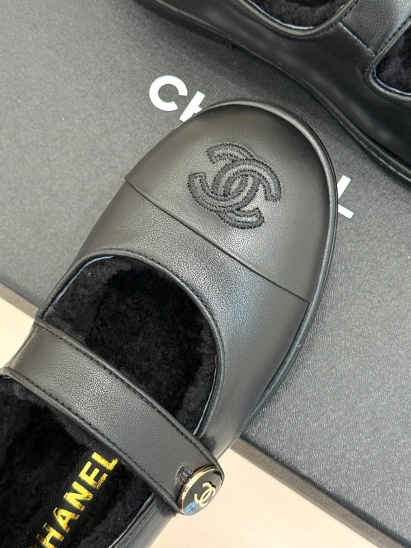 CC 25A Mary Janes Black Sheepskin And Lambswool 404667