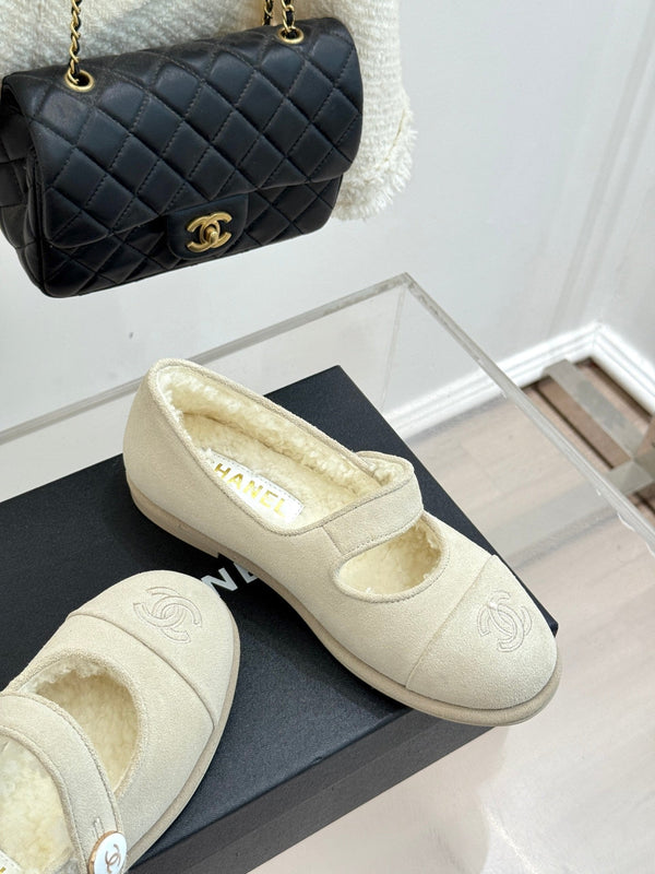 CC 25A Mary Janes Beige Suede And Lambswool 404662