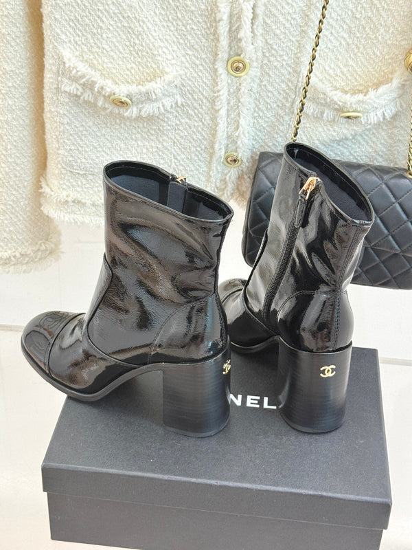 CC Classic Short Boots Block Heel 90mm Black Patent Leather 465391