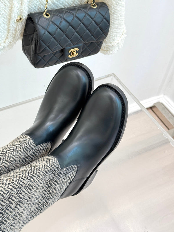 Chanel 25 Four-Leaf Clover Pearls Double C Long Boots Black Grey Woven Sheepskin 465406