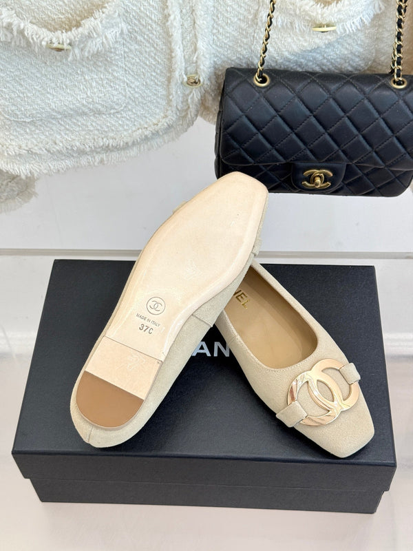 CC 26s Buckle Square Toe Ballet Flat Beige Suede 829732