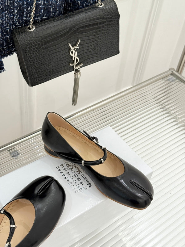 MM6 26s Tabi Mary Jane Ballerina Flats Black Sheepskin 991560