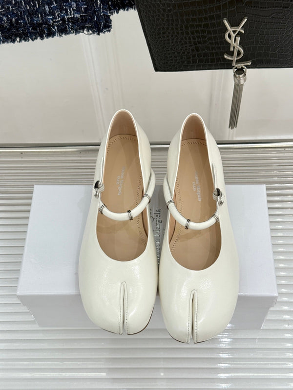 MM6 26s Tabi Mary Jane Ballerina Flats Cream Leather 991562