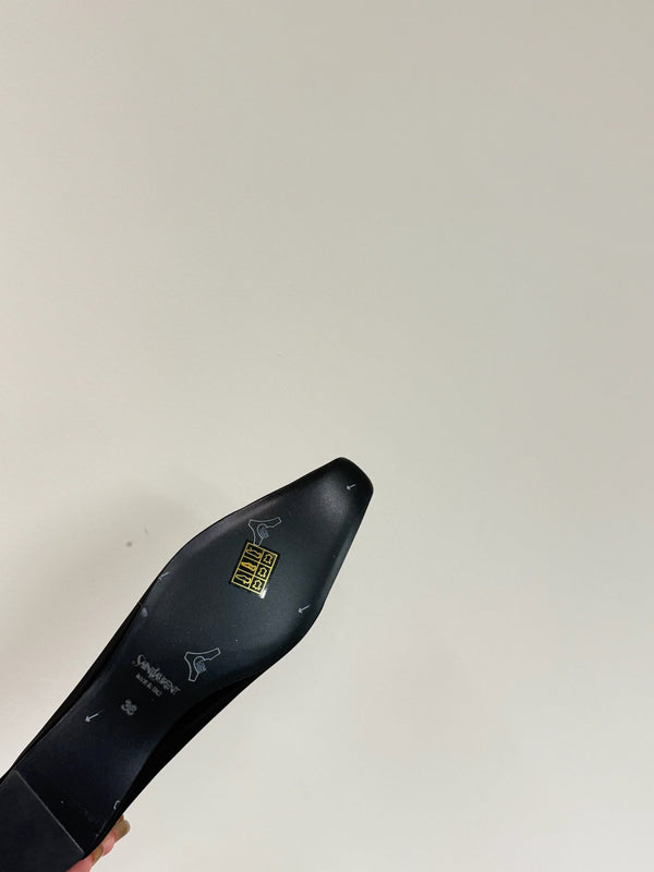 BALLERINA FLATS IN BLACK SATIN