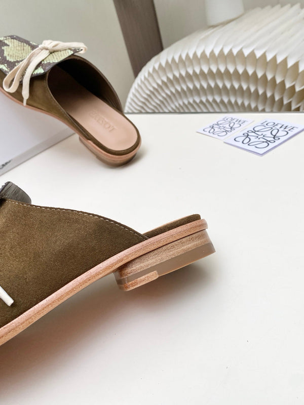 LW 26s Flat Mules In Snakeskin-Embossed Calfskin And Brown Suede