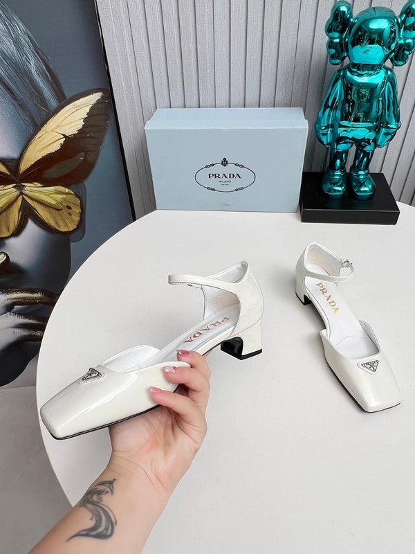 Prad 26s Ankle Strap Pumps 40mm In White Patent Calfskin Triangle Logo