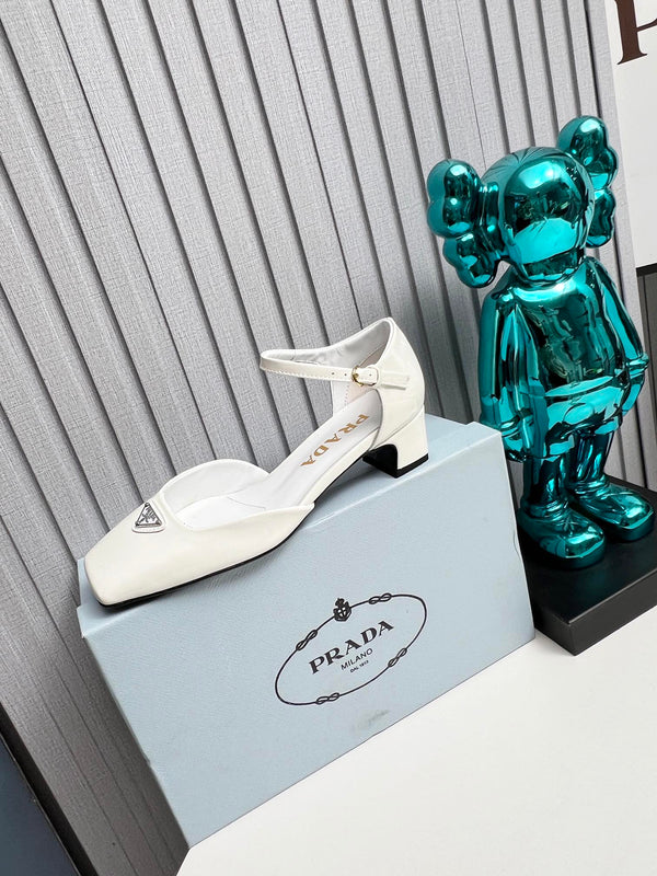 Prad 26s Ankle Strap Pumps 40mm In White Patent Calfskin Triangle Logo