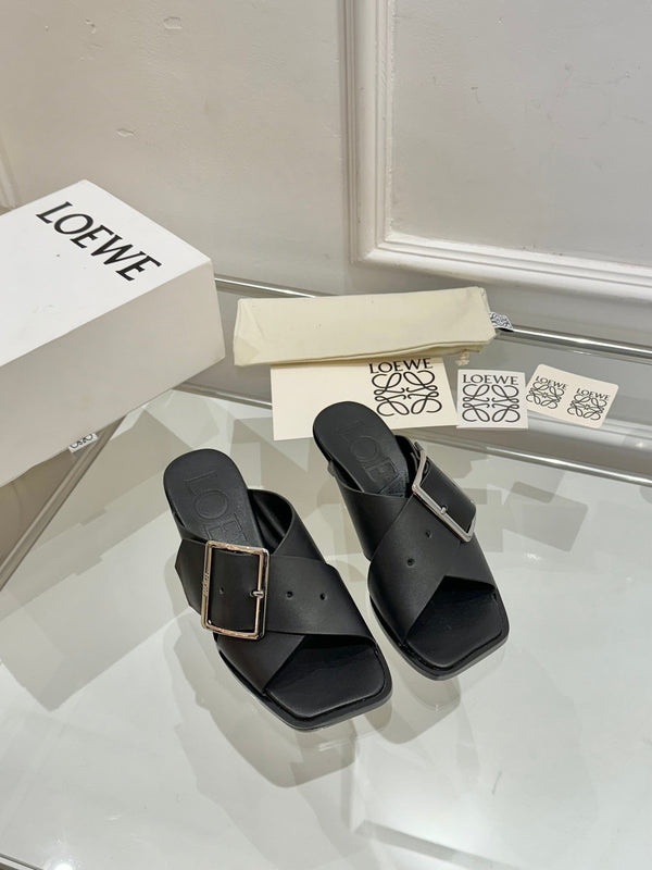 Loew Petal Buckle Sandals Black Leather 881320