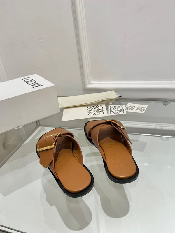 Loew Petal Buckle Slide Tan Brown Leather 881319
