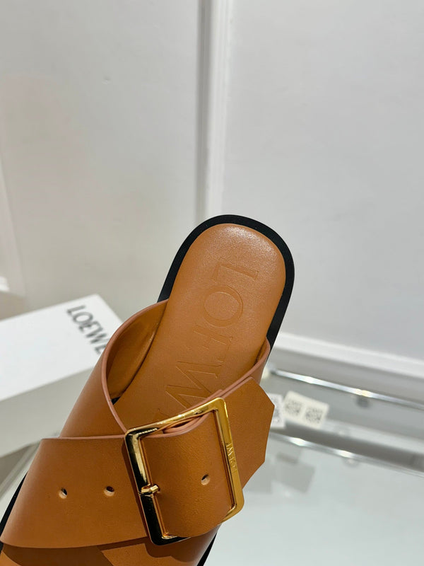 Loew Petal Buckle Slide Tan Brown Leather 881319