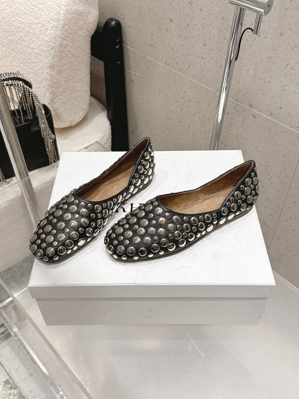 CL 26s Flat Shoes In Black Calfskin With Metal Studs