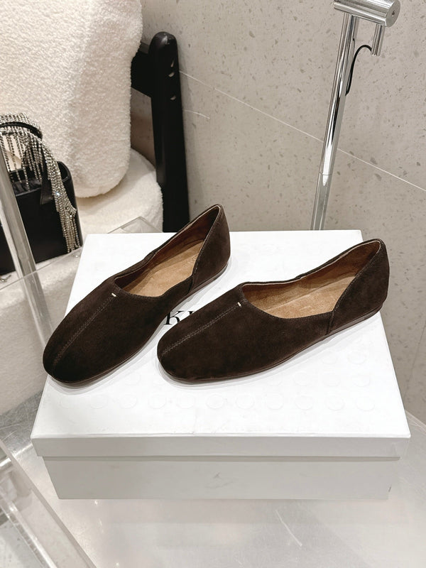 CL 26s Flat Shoes In Dark Brown Suede