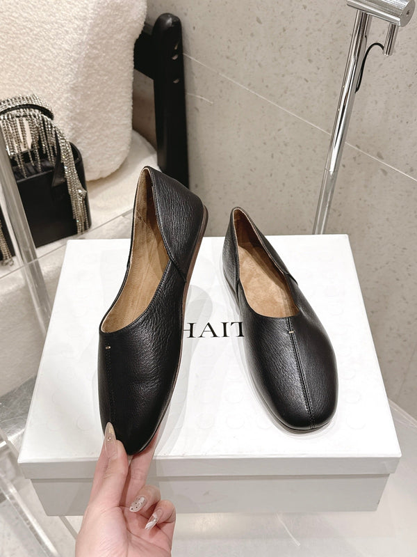 CL 26s Flat Shoes In Black Lambskin